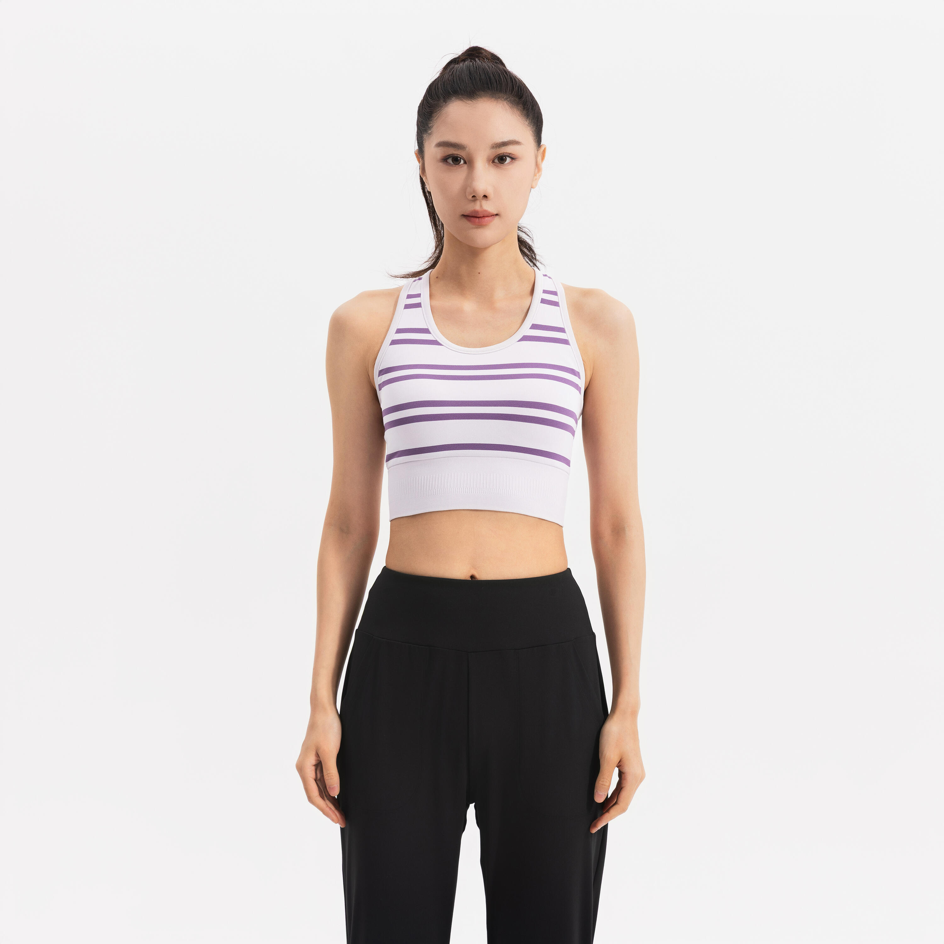 Женский спортивный топ Decathlon для низкой нагрузки с майкой-борцовкой в полоску светло-серо-лилового и дымчато-фиолетового цветов
Женский спортивный топ Decathlon для низкой нагрузки с майкой-борцовкой в полоску светло-серо-лилового и дымчато-фиолетового цветов