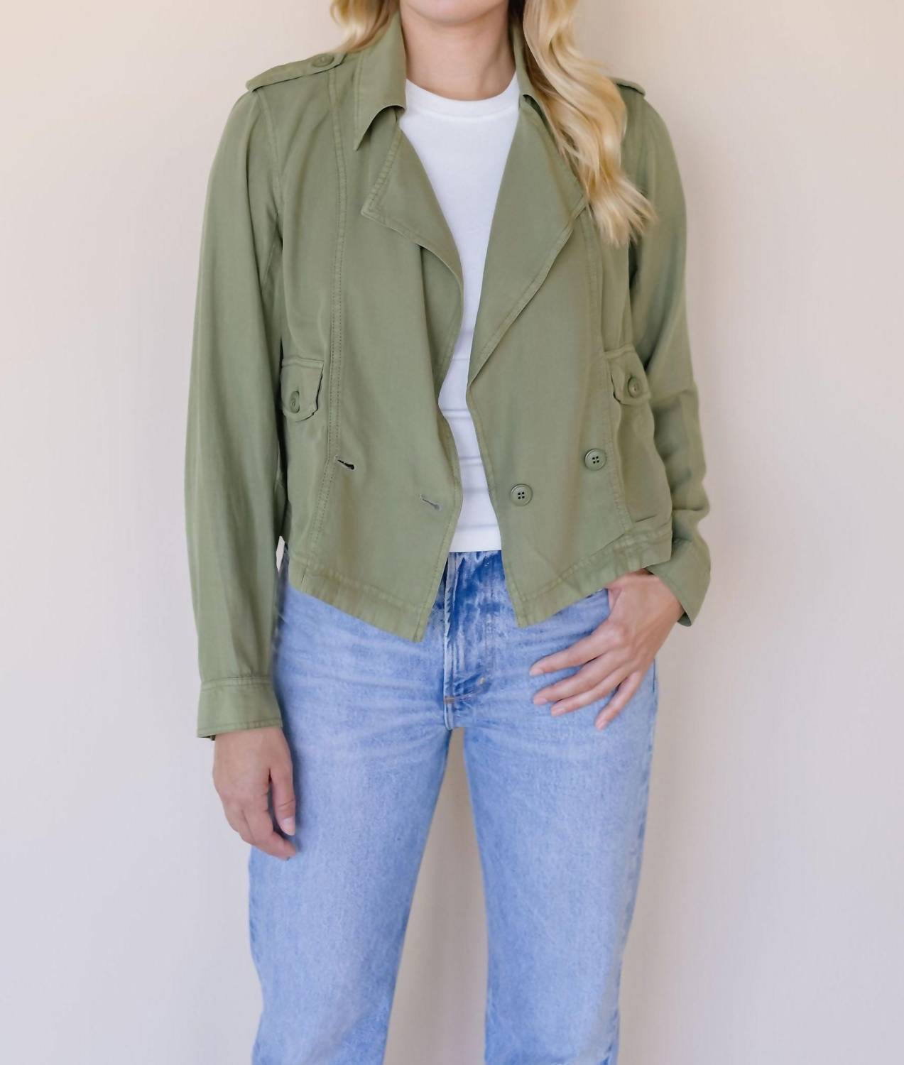 Куртка Merley в цвете чайного листа Velvet Heart, Tea Leaf
Куртка Merley в цвете чайного листа Velvet Heart, Tea Leaf