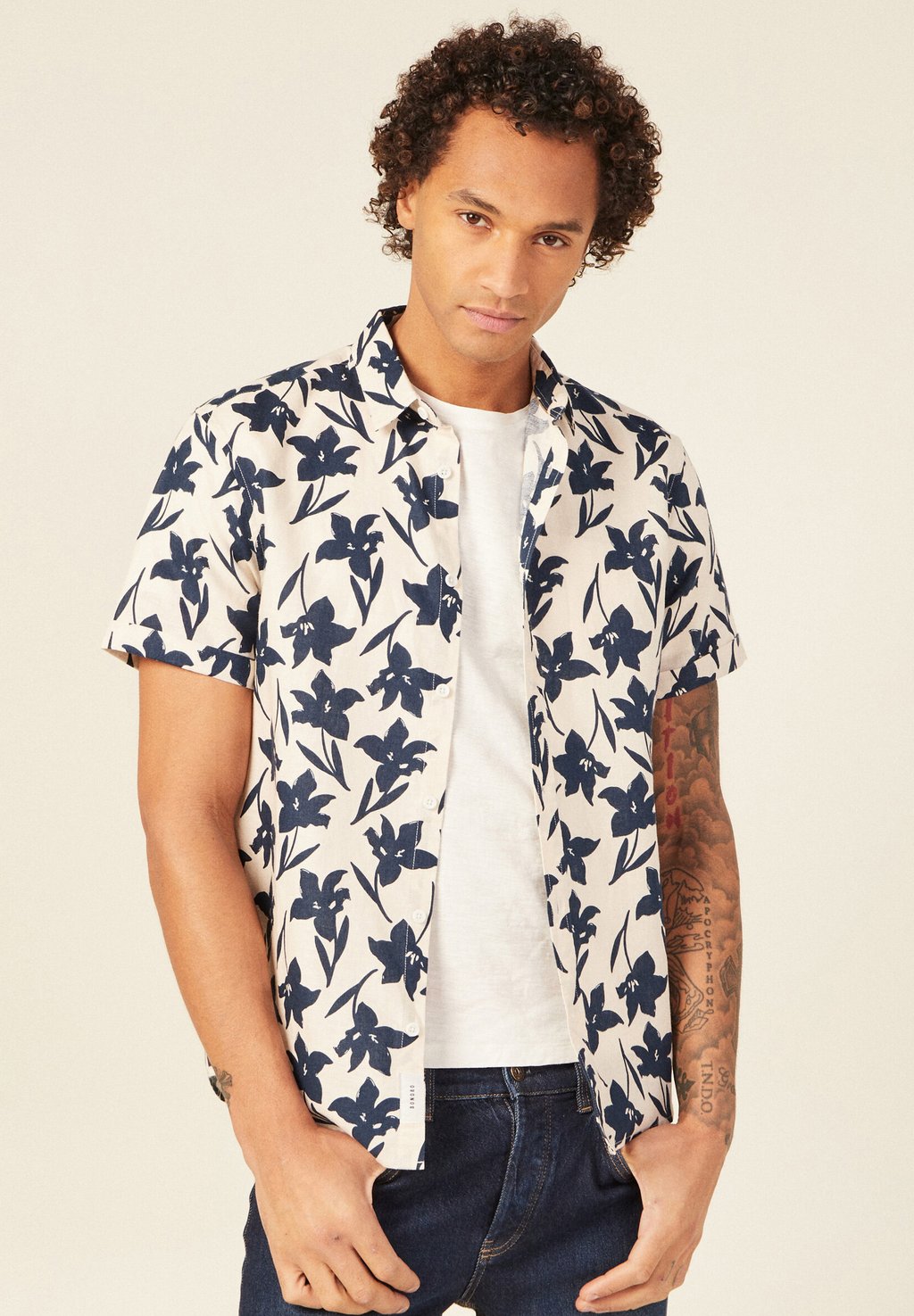 Рубашка MIT KURZEN ÄRMELN BONOBO Jeans, бежевый
Рубашка MIT KURZEN ÄRMELN BONOBO Jeans, бежевый