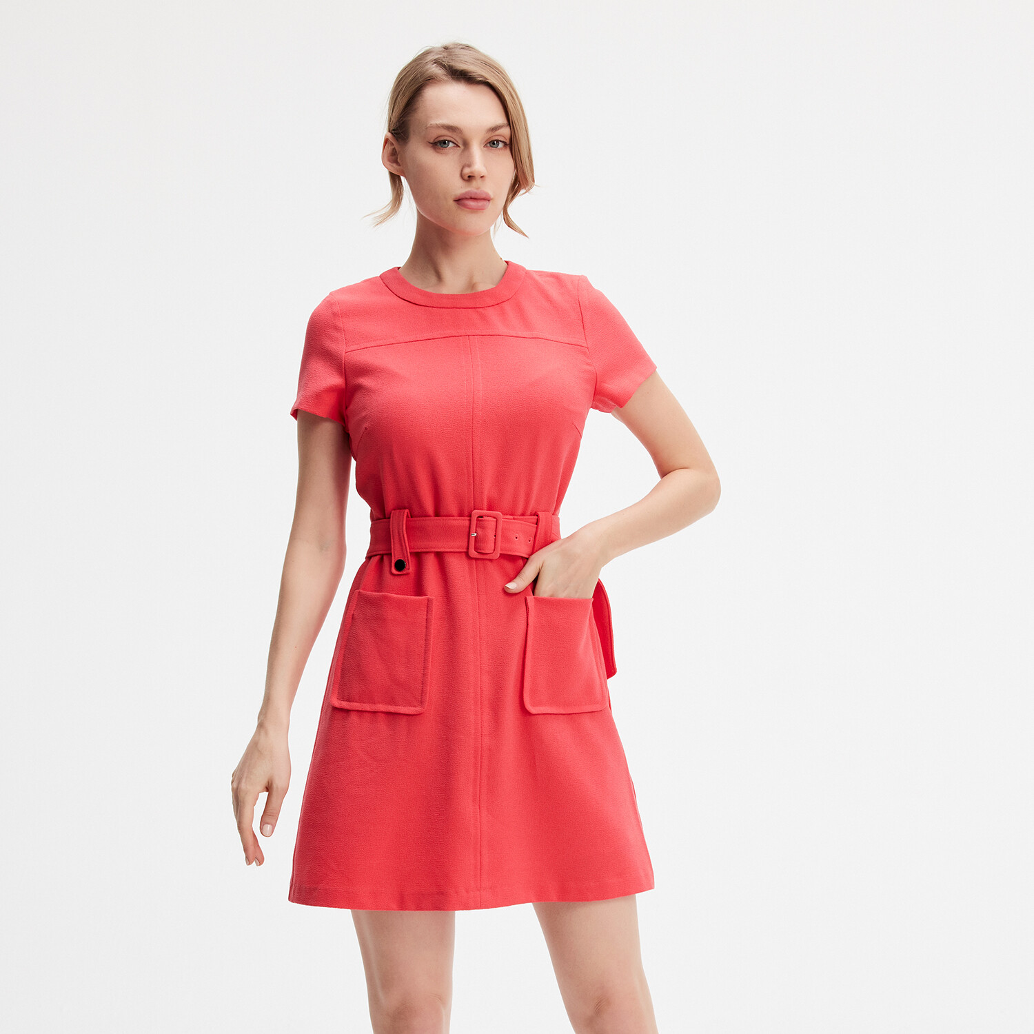 Короткое платье с накладными карманами Smart And Joy, красный
Короткое платье с накладными карманами Smart And Joy, красный