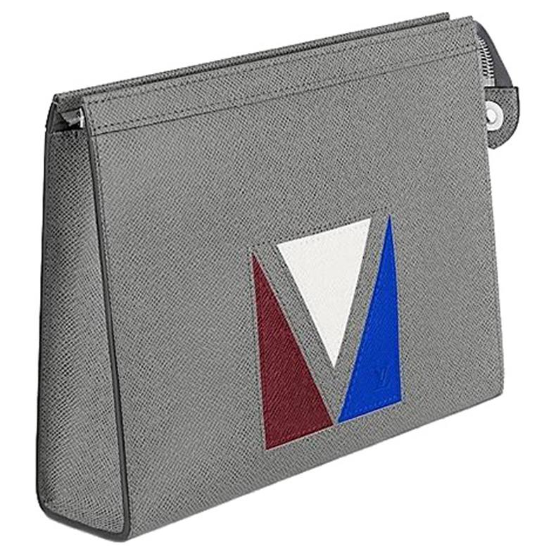 LOUIS VUITTON Клатч Pochette Voyage Taiga из коровьей кожи для мужчин, серый
LOUIS VUITTON Клатч Pochette Voyage Taiga из коровьей кожи для мужчин, серый