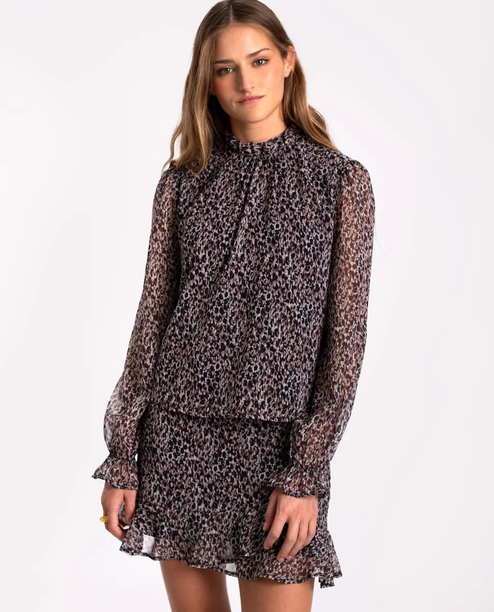 Женская блузка с высоким воротником и рюшами The-Are, бежевый
Женская блузка с высоким воротником и рюшами The-Are, бежевый