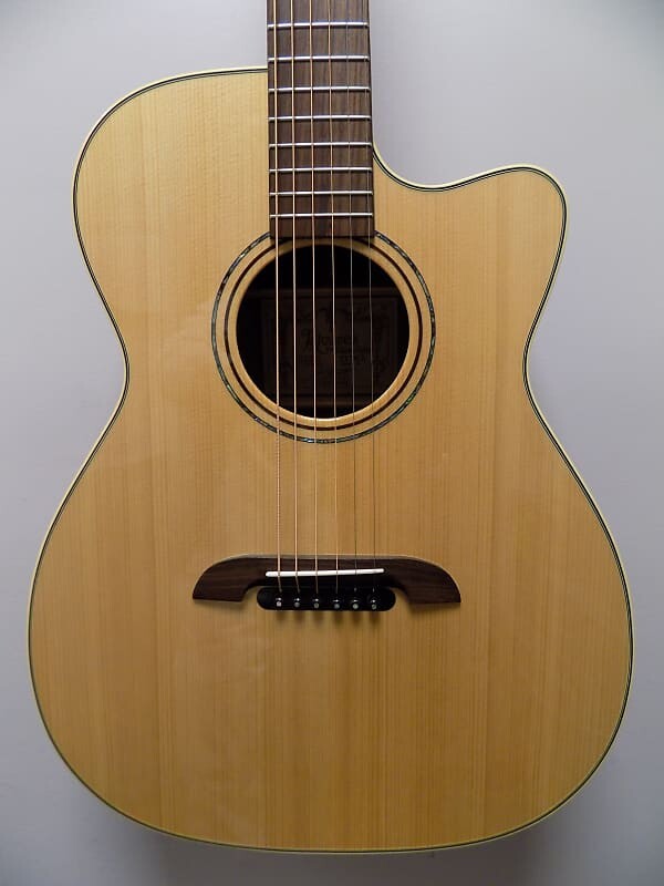 Акустическая гитара Alvarez FY70CE Yairi Standard Folk/OM Acoustic Electric Guitar w/ Case- Natural Gloss Finish
Акустическая гитара Alvarez FY70CE Yairi Standard Folk/OM Acoustic Electric Guitar w/ Case- Natural Gloss Finish