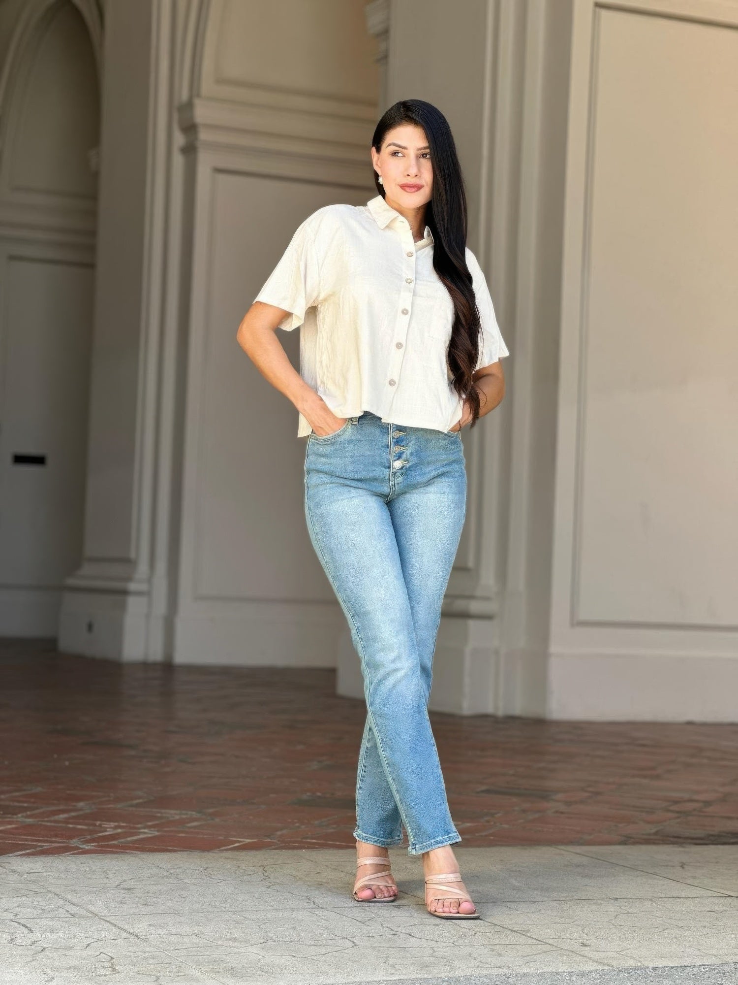 Джинсы прямого кроя с высокой талией и пуговицей-сигаретой Truedames, синий
Джинсы прямого кроя с высокой талией и пуговицей-сигаретой Truedames, синий