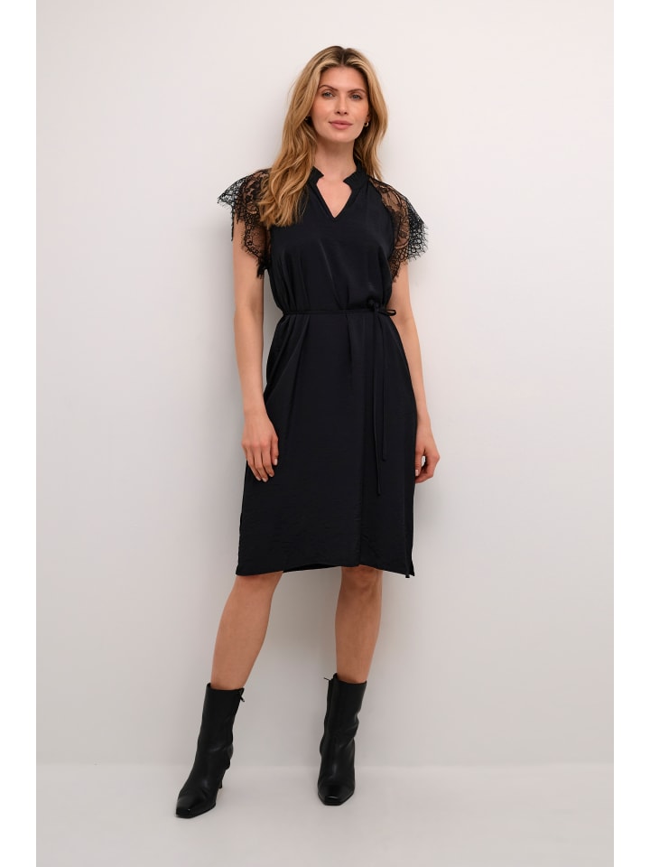 Платье до колена Cream
Платье до колена Cream