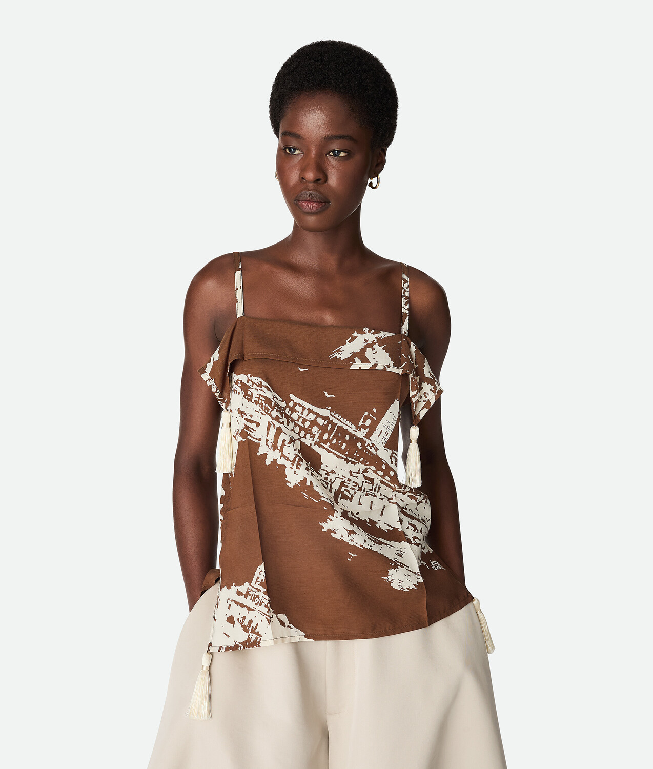 Italian postcard silk top BOTTEGA VENETA, голубь/пекан
Italian postcard silk top BOTTEGA VENETA, голубь/пекан