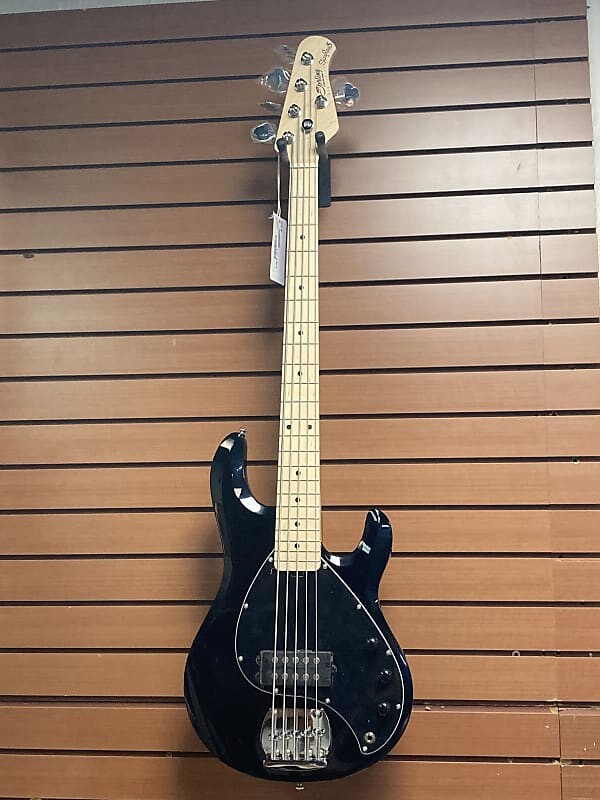 Басс гитара Sterling StingRay Ray5 in Black
Басс гитара Sterling StingRay Ray5 in Black