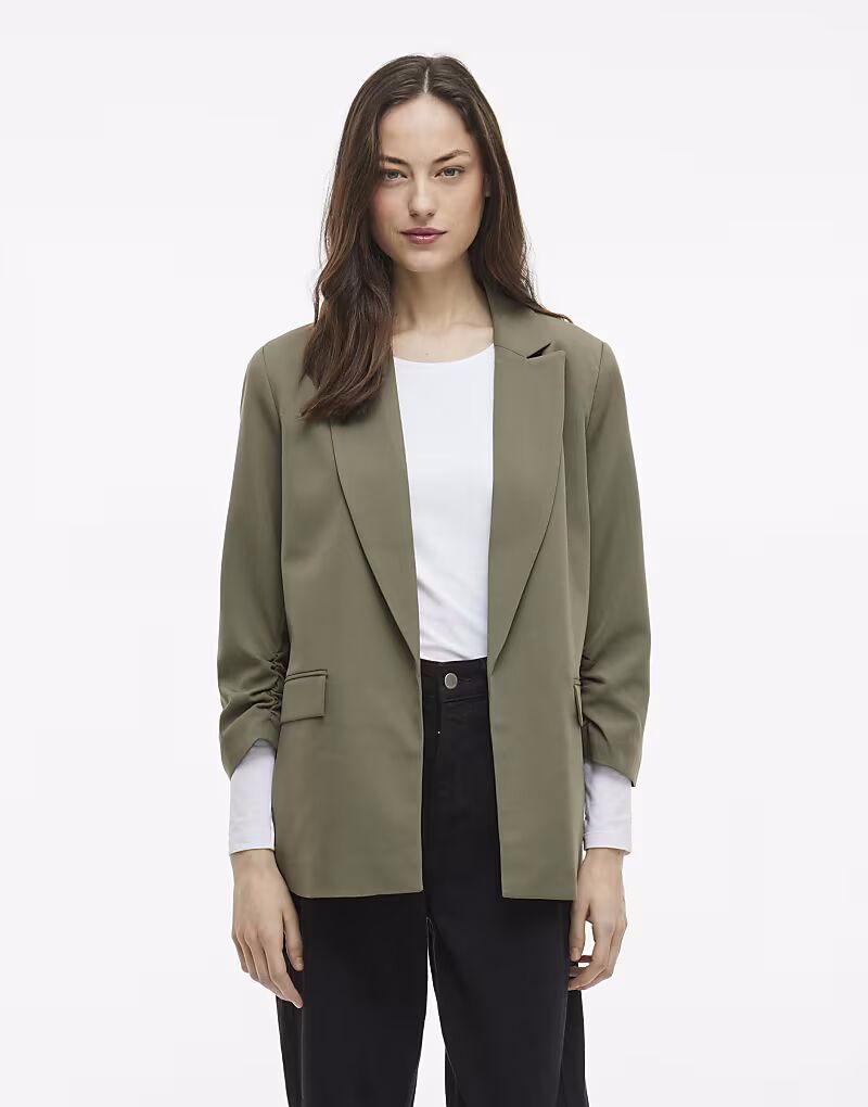 Vila Blazer в пыльно-оливковом цвете
Vila Blazer в пыльно-оливковом цвете