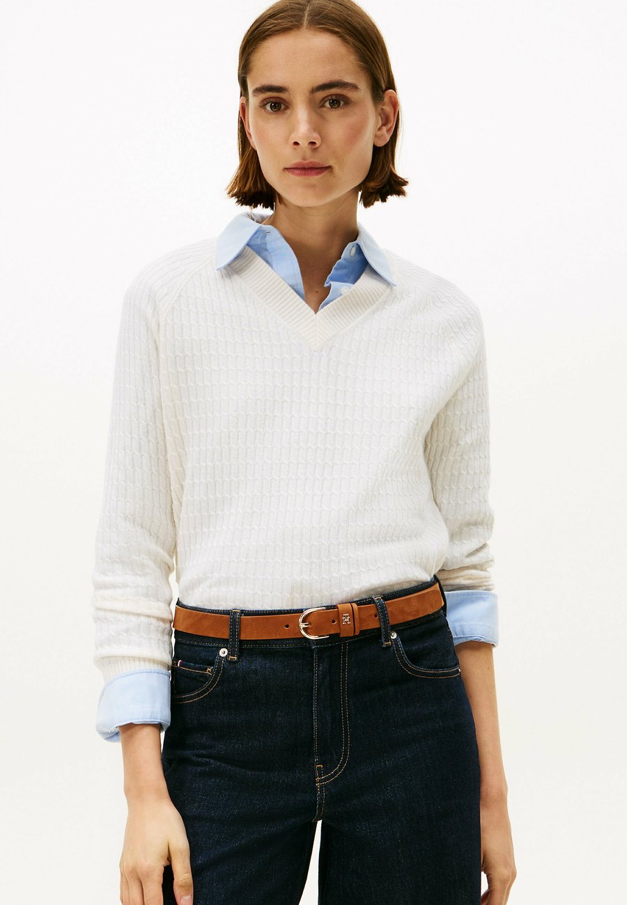 Джемпер Tommy Hilfiger CABLE KNIT V-NECK, Ivory Petal Rwb Tip/Beige
Джемпер Tommy Hilfiger CABLE KNIT V-NECK, Ivory Petal Rwb Tip/Beige