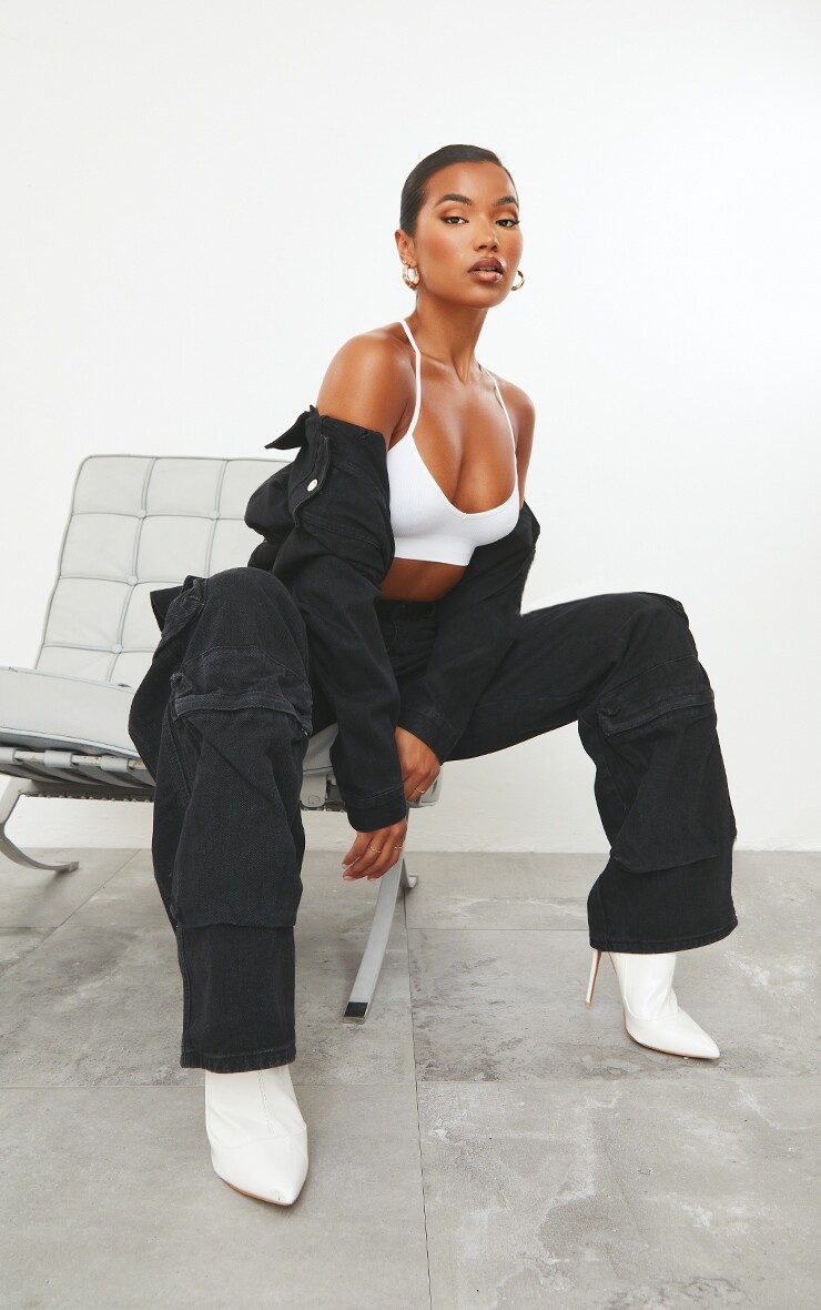 PrettyLittleThing Выстиранные черные широкие джинсы с карманами-карго
PrettyLittleThing Выстиранные черные широкие джинсы с карманами-карго