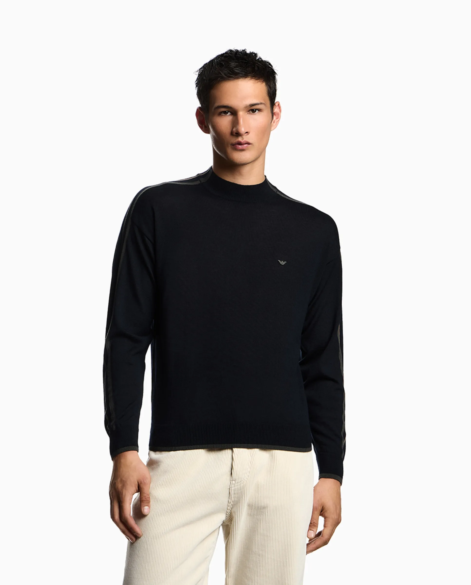 Мужской свитер с круглым вырезом в стиле колор-блок Emporio Armani, темно-зеленый 
Мужской свитер с круглым вырезом в стиле колор-блок Emporio Armani, темно-зеленый