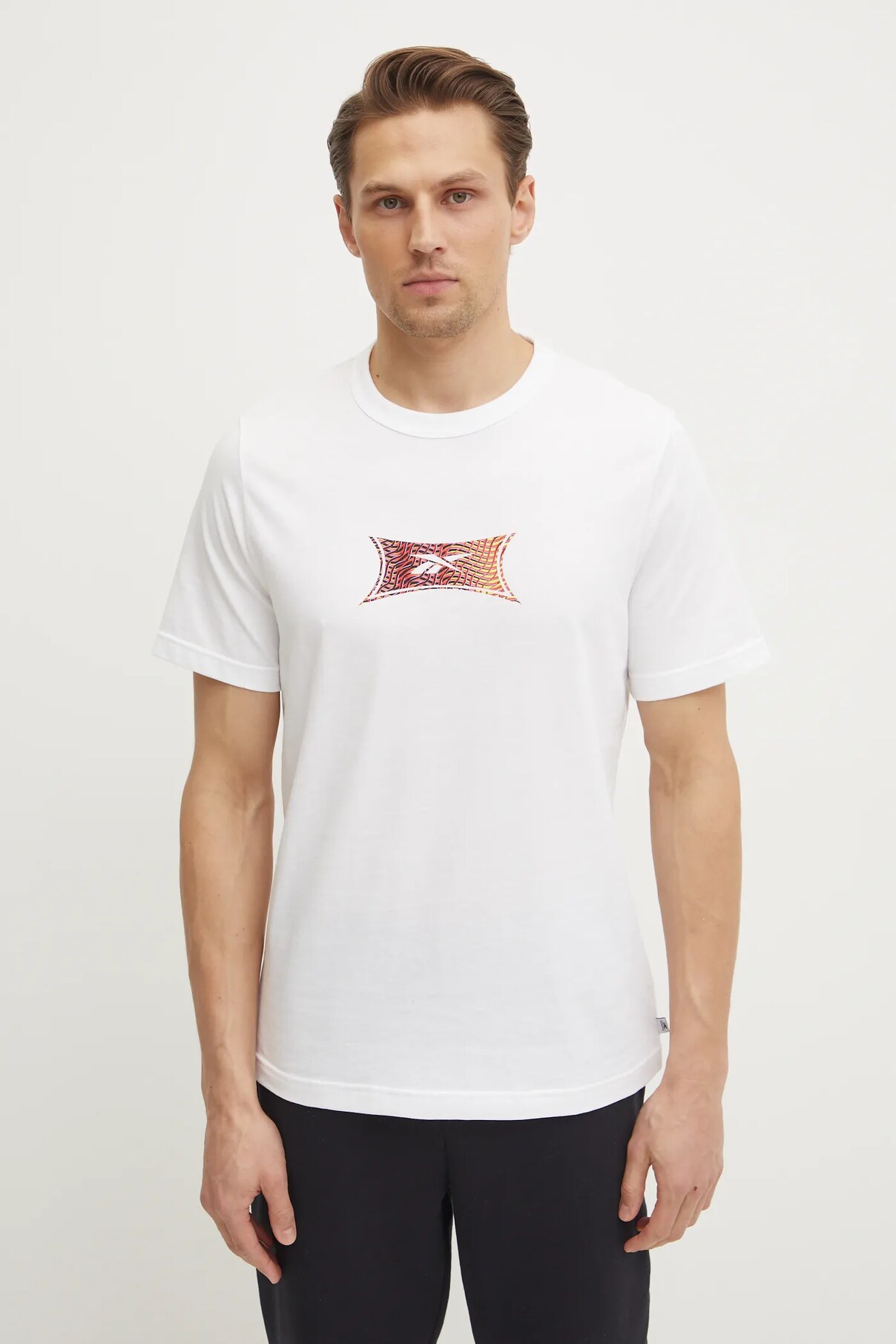 Классическая хлопковая футболка Reebok Classic, белый
Классическая хлопковая футболка Reebok Classic, белый