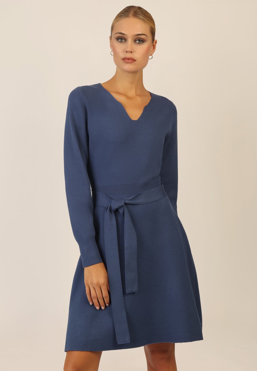 Платье Apart Jumper dress, Mittelblau/Blue
Платье Apart Jumper dress, Mittelblau/Blue