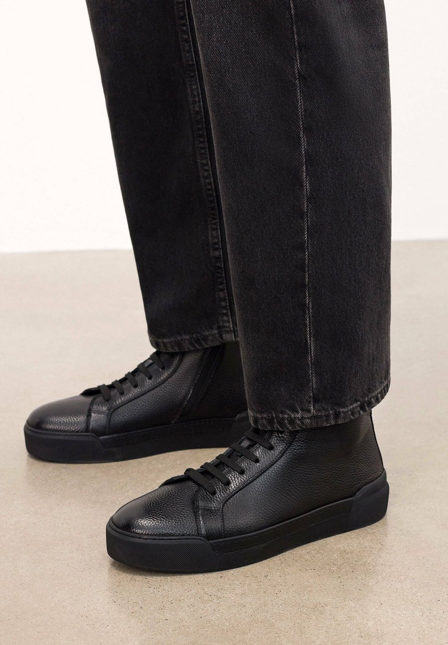 Кроссовки Kazar OLAFOS, Black
Кроссовки Kazar OLAFOS, Black