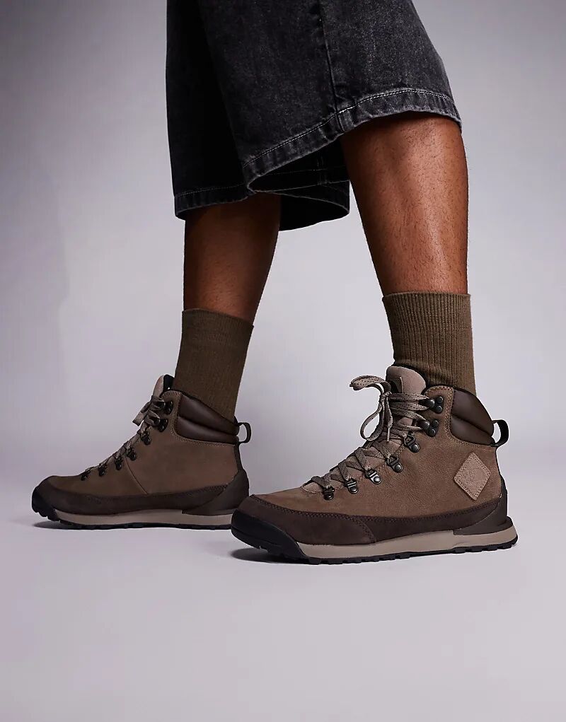 Ботинки North Face Back-to-Berkeley IV из кожи в цвете демитассе коричневого/гранатового цвета
Ботинки North Face Back-to-Berkeley IV из кожи в цвете демитассе коричневого/гранатового цвета