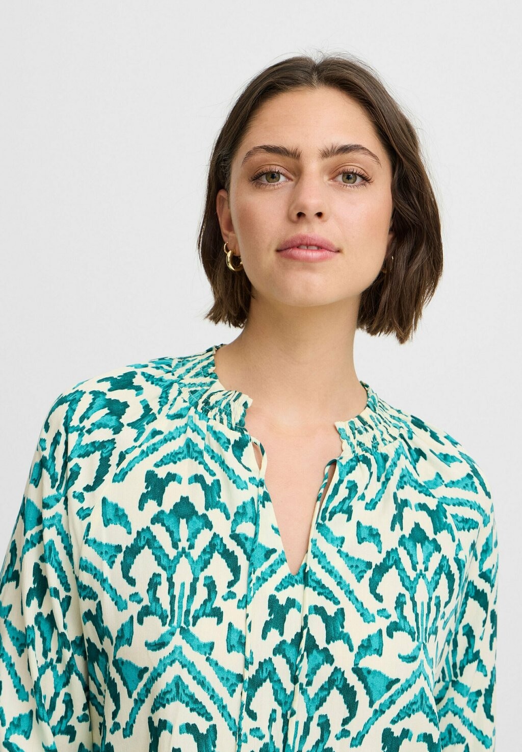 Блуза IXSAMSINA MS ICHI, цвет Evergreen
Блуза IXSAMSINA MS ICHI, цвет Evergreen