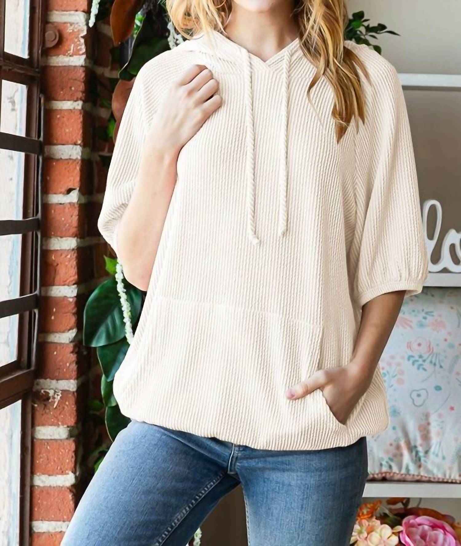 Кремовый худи в рубчик в рубчик с короткими рукавами Dolman HEIMISH USA
Кремовый худи в рубчик в рубчик с короткими рукавами Dolman HEIMISH USA