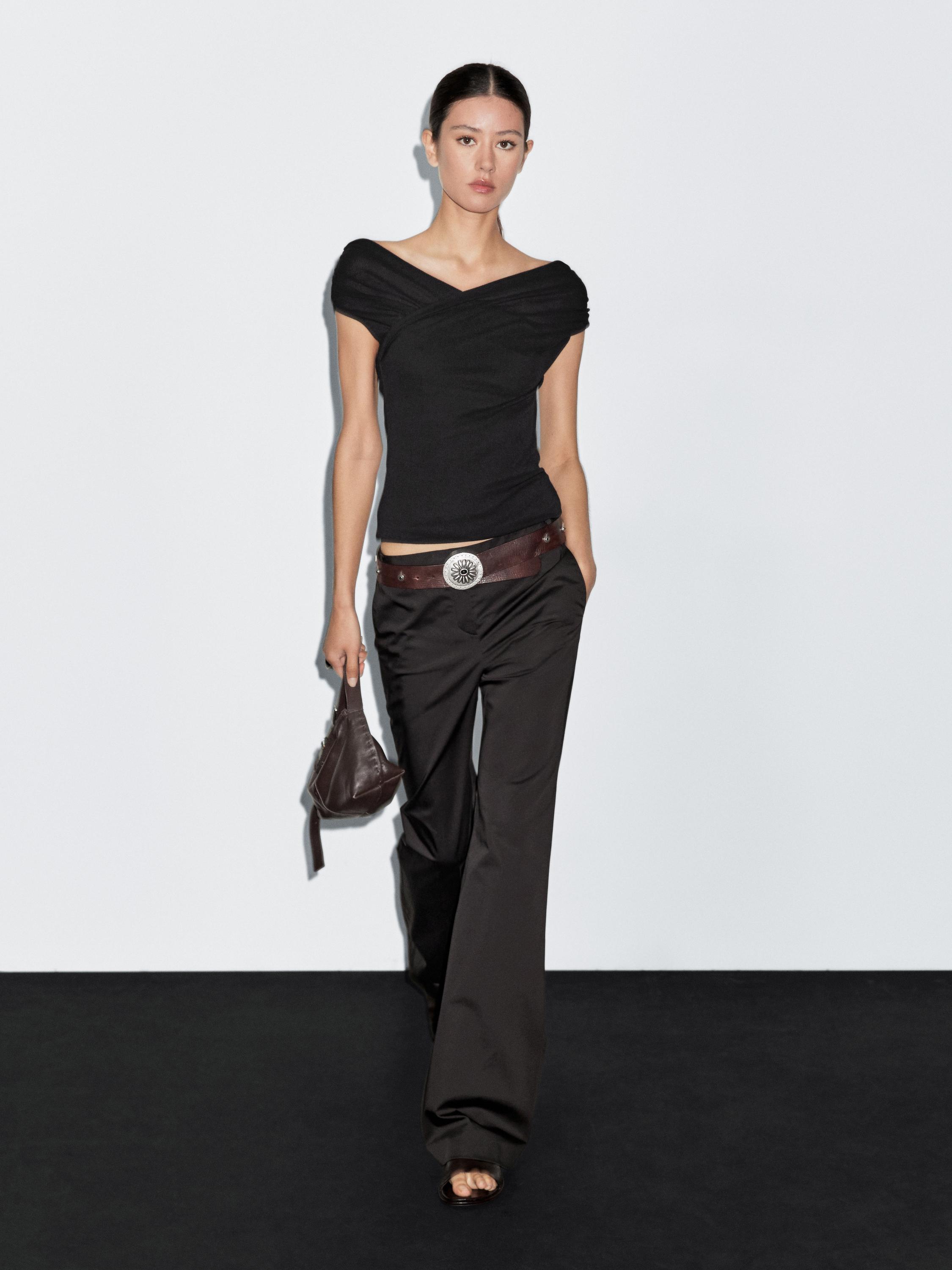 Топ с вырезом-лодочкой из 100% хлопка Massimo Dutti, черный
Топ с вырезом-лодочкой из 100% хлопка Massimo Dutti, черный