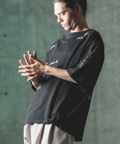 Футболка оверсайз с вышивкой в горошек GLIMCLAP, черный
Футболка оверсайз с вышивкой в горошек GLIMCLAP, черный