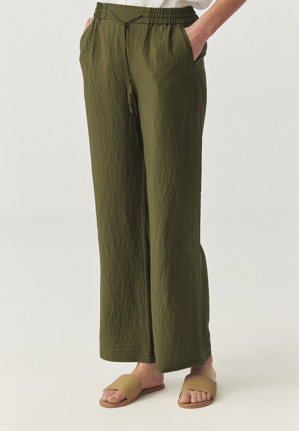 Брюки NIMI TATUUM, зеленый
Брюки NIMI TATUUM, зеленый