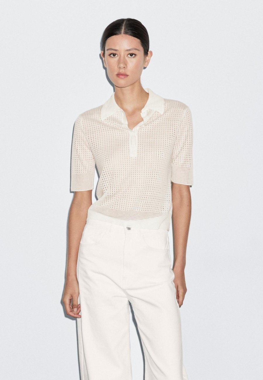Поло Massimo Dutti POLO COLLAR WITH SHORT SLEEVES, White/White
Поло Massimo Dutti POLO COLLAR WITH SHORT SLEEVES, White/White