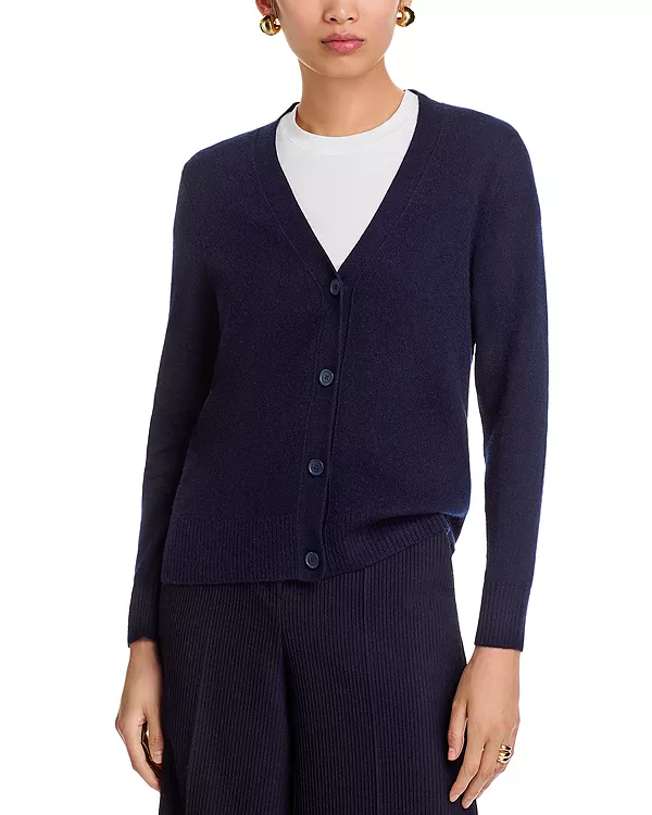 Кардиган с V-образным вырезом из 100% кашемира - эксклюзивная модель. C By Bloomingdale'S Cashmere, синий
Кардиган с V-образным вырезом из 100% кашемира - эксклюзивная модель. C By Bloomingdale'S Cashmere, синий