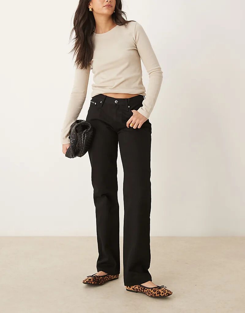 Джинсы Calvin Klein Jeans с низкой посадкой, прямые, черного цвета
Джинсы Calvin Klein Jeans с низкой посадкой, прямые, черного цвета