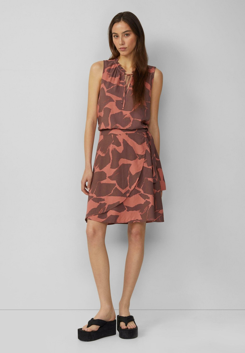 Юбка с запахом A-line skirt QS, лосось
Юбка с запахом A-line skirt QS, лосось