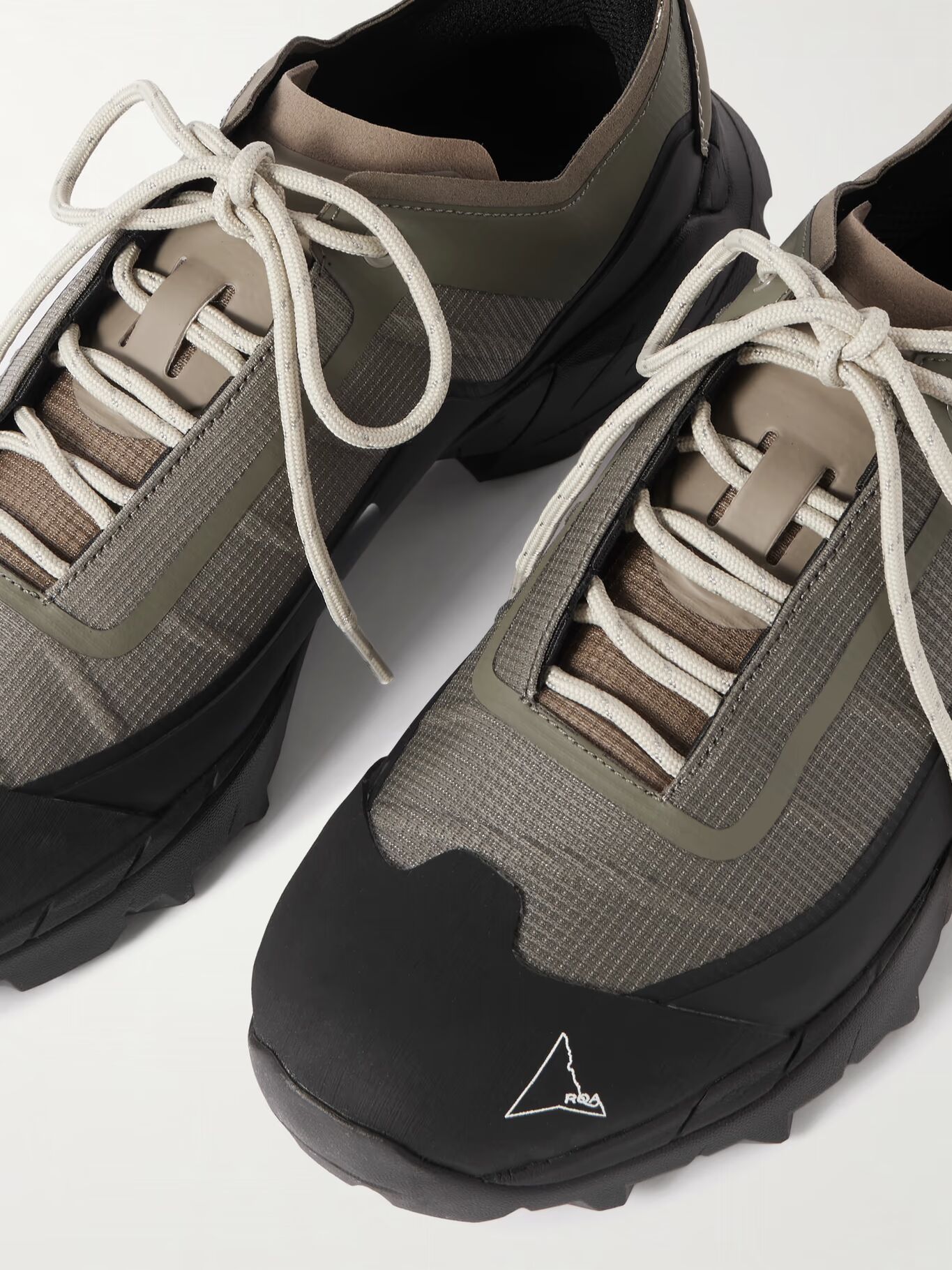 Кроссовки Katharina Light Ripstop с отделкой из резины и кожи ROA, серый
Кроссовки Katharina Light Ripstop с отделкой из резины и кожи ROA, серый