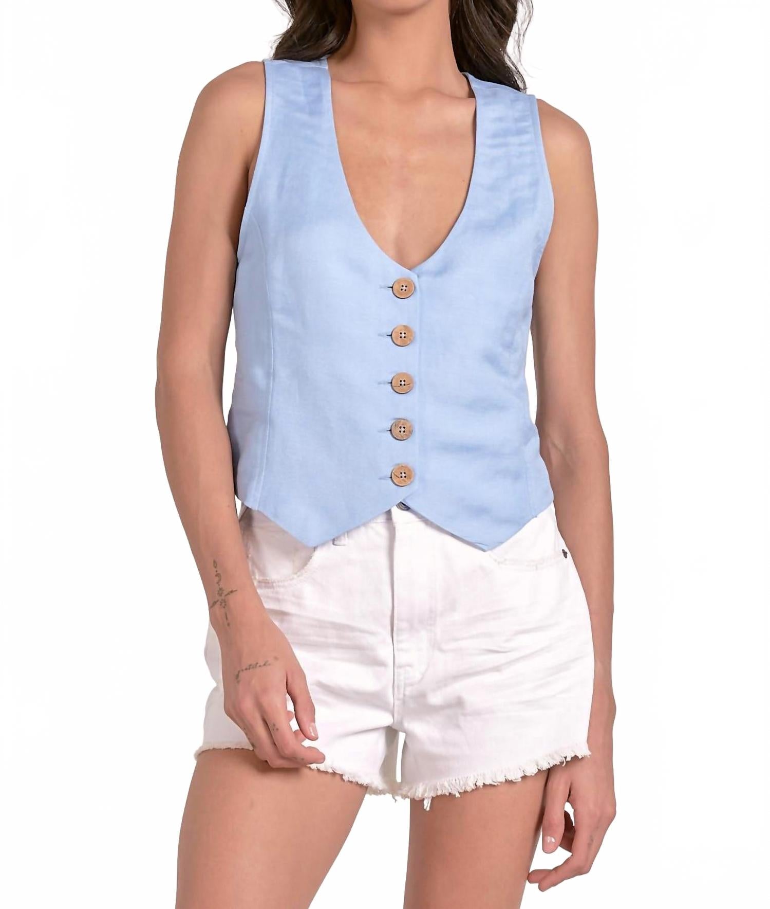 Лана жилет в светло-голубом ELAN
Лана жилет в светло-голубом ELAN