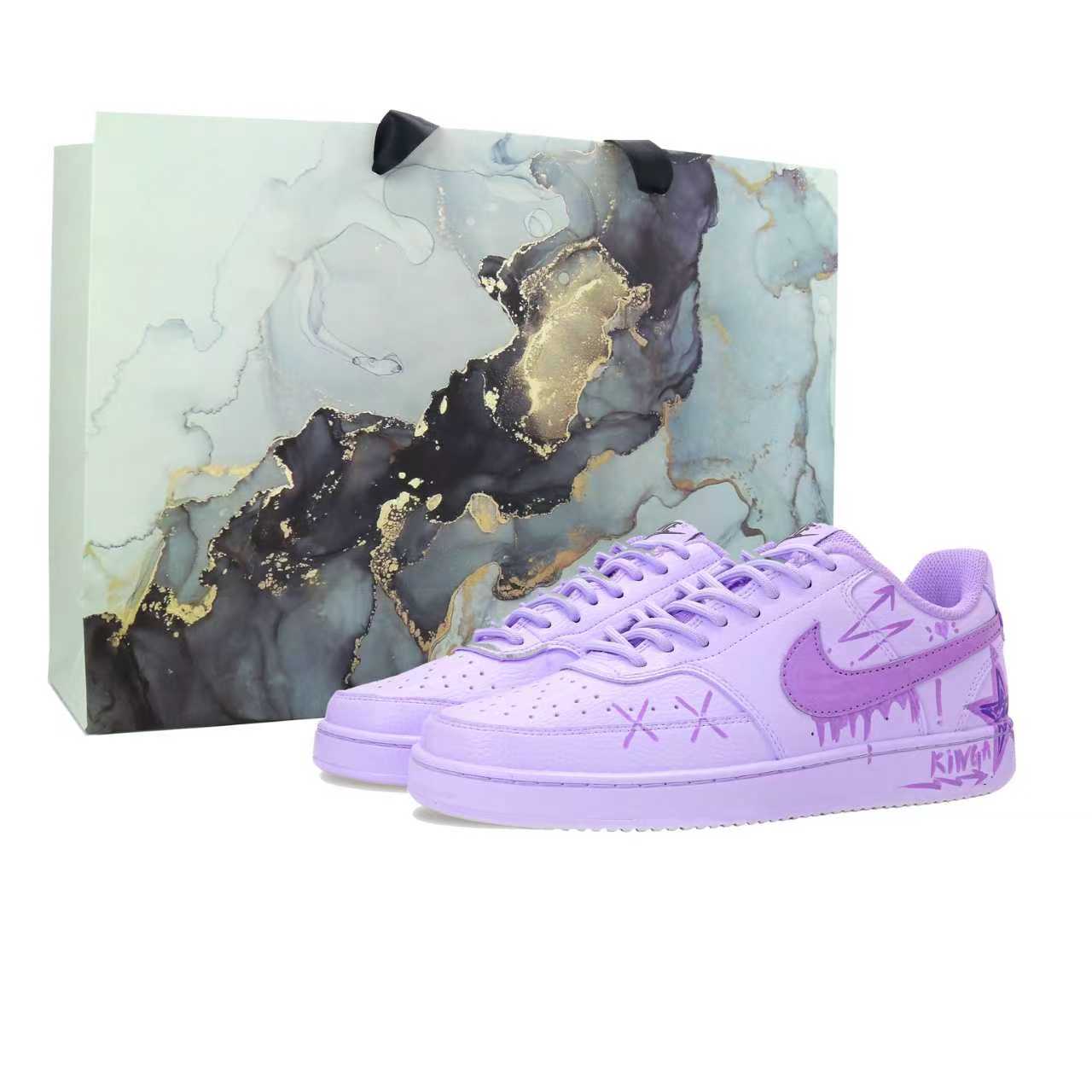 Court Vision 1 Starry King, рождественская сумка для покупок Износостойкие и легкие низкие кроссовки для скейтбординга Unisex Nike, stellar king star
Court Vision 1 Starry King, рождественская сумка для покупок Износостойкие и легкие низкие кроссовки для скейтбординга Unisex Nike, stellar king star