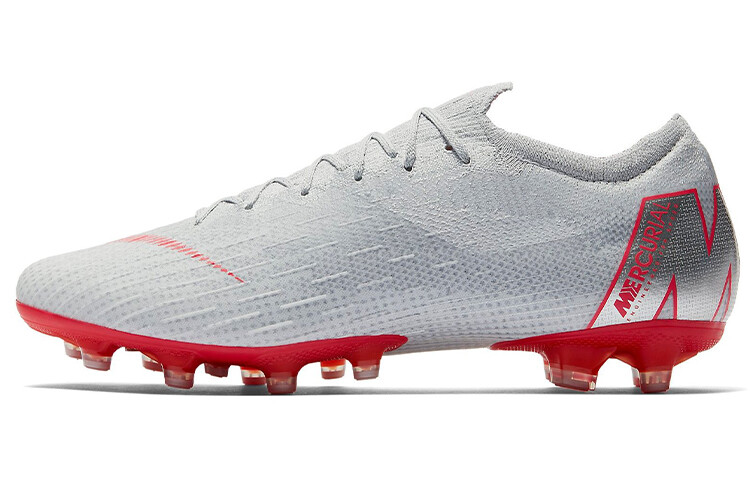 Футбольные бутсы Mercurial Vapor 12 мужские низкие белые/красные Nike
Футбольные бутсы Mercurial Vapor 12 мужские низкие белые/красные Nike