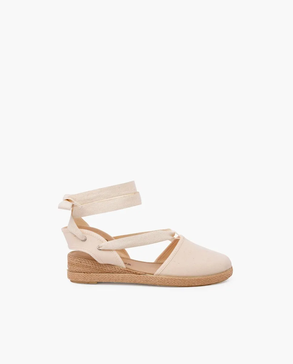 Эспадрильи на танкетке для девочек и ленты пике Pisamonas, цвет Crudo
Эспадрильи на танкетке для девочек и ленты пике Pisamonas, цвет Crudo