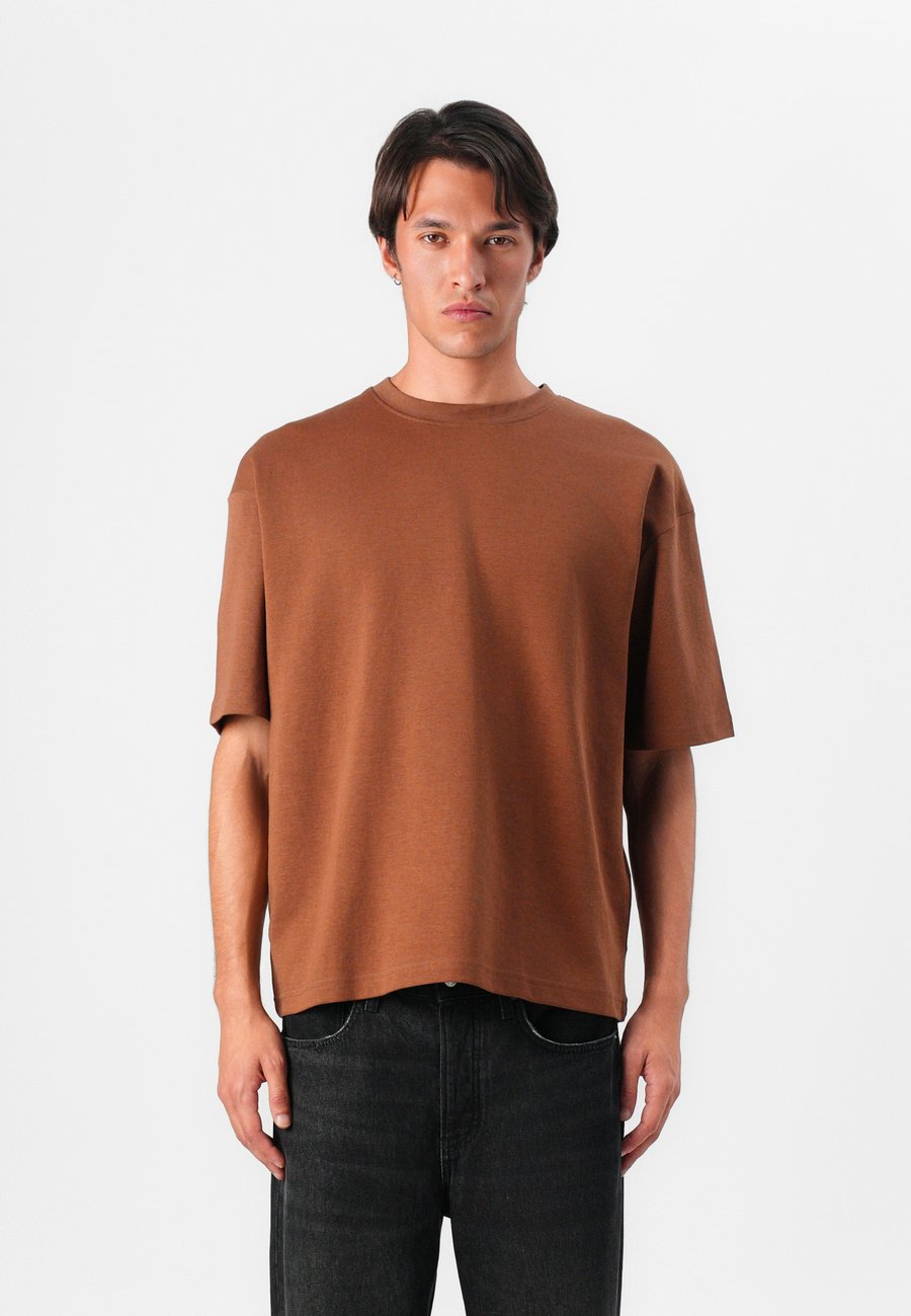 Футболка Selected Homme SLHLOOSEOSCAR O NECK TEE, Soft Silt/Brown, Коричневый, Футболка Selected Homme SLHLOOSEOSCAR O NECK TEE, Soft Silt/Brown
Футболка Selected Homme SLHLOOSEOSCAR O NECK TEE, Soft Silt/Brown, Коричневый, Футболка Selected Homme SLHLOOSEOSCAR O NECK TEE, Soft Silt/Brown