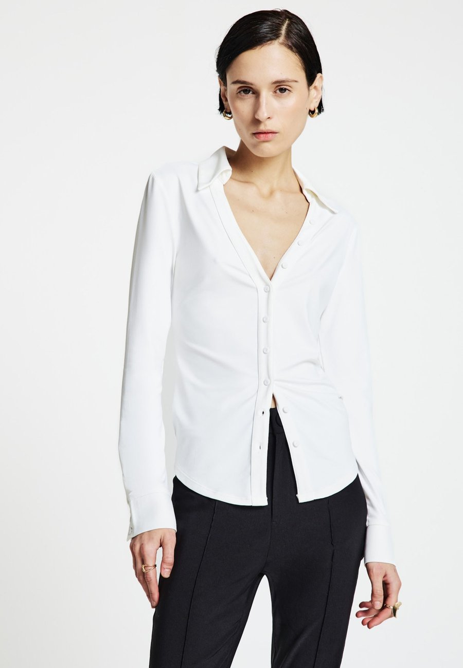 Блуза Calliope TINTA UNITA, Bianco Lana/White Denim
Блуза Calliope TINTA UNITA, Bianco Lana/White Denim