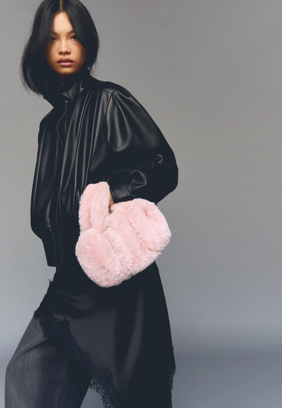 Сумка Bershka BOWLING, Grey
Сумка Bershka BOWLING, Grey