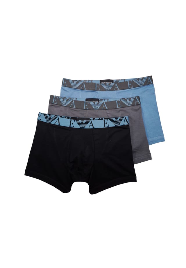 Боксеры шорты трусы три в упаковке Emporio Armani, черный
Боксеры шорты трусы три в упаковке Emporio Armani, черный