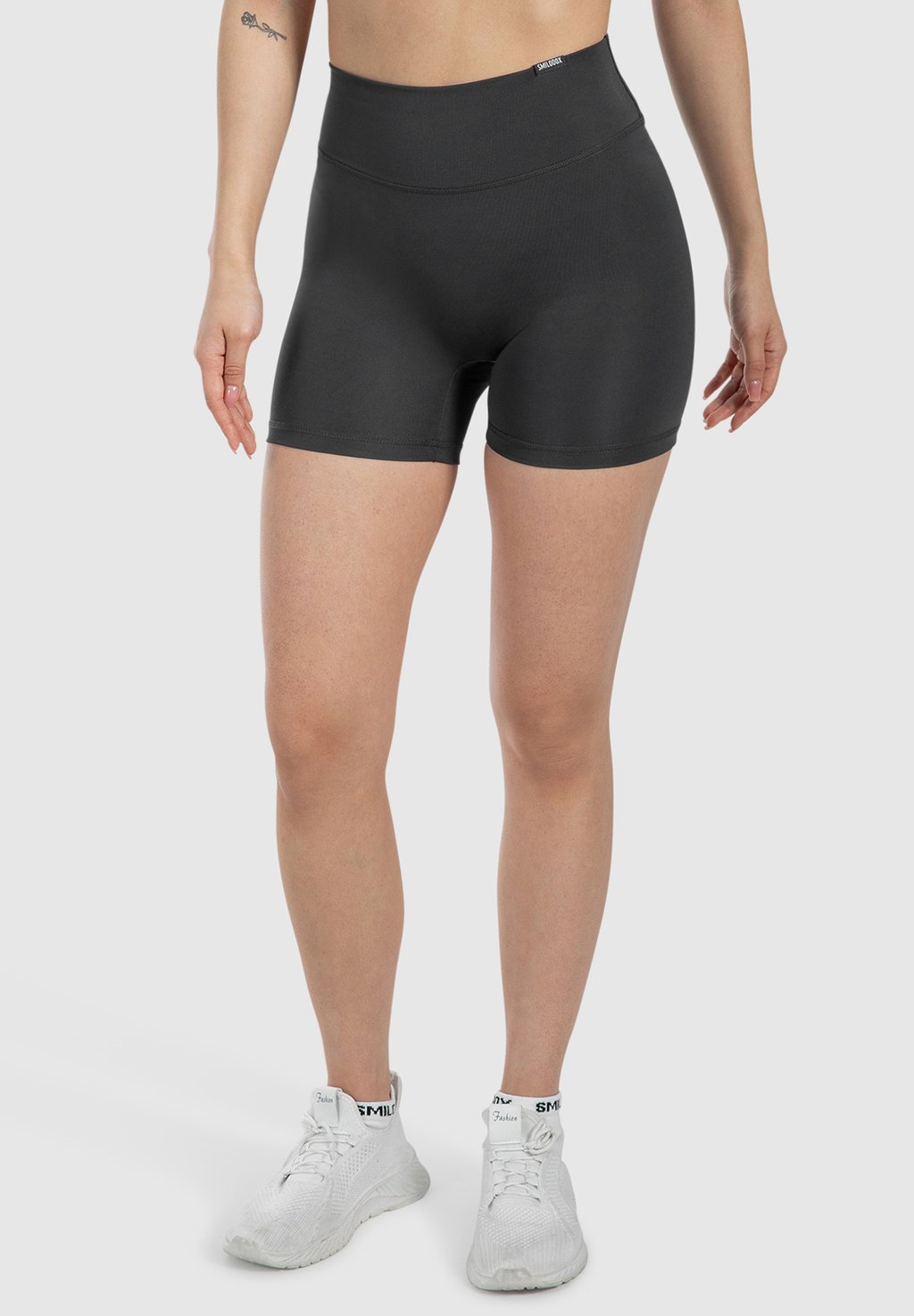 Короткие беговые тайтсы LAVINA Smilodox, антрацит 
Короткие беговые тайтсы LAVINA Smilodox, антрацит