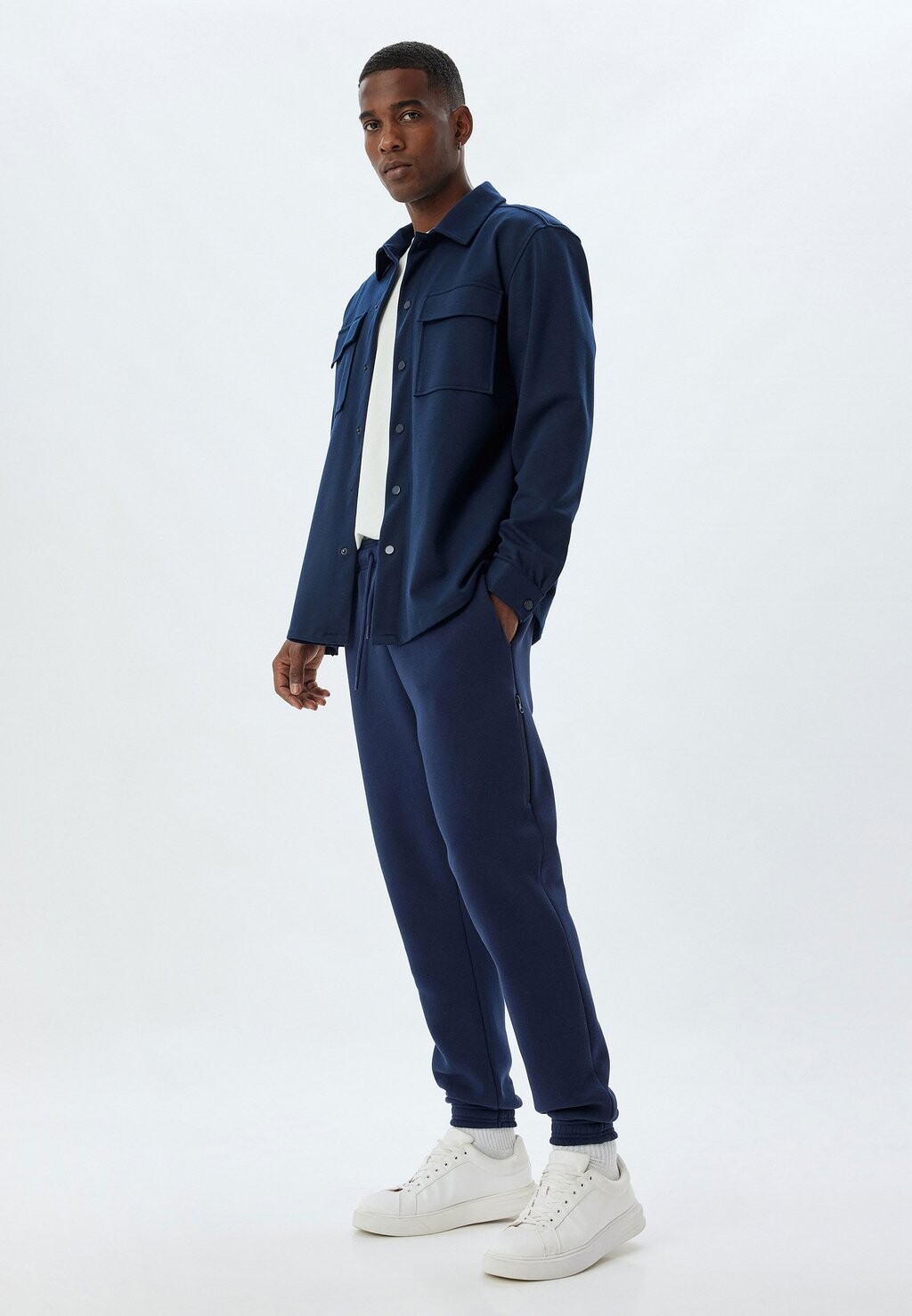 Спортивные брюки Koton, темно-синий
Спортивные брюки Koton, темно-синий