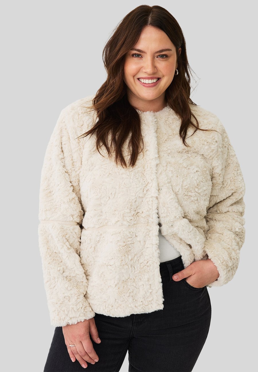 Флисовая куртка Ellos Plus collection Fleece jacket, Beige
Флисовая куртка Ellos Plus collection Fleece jacket, Beige