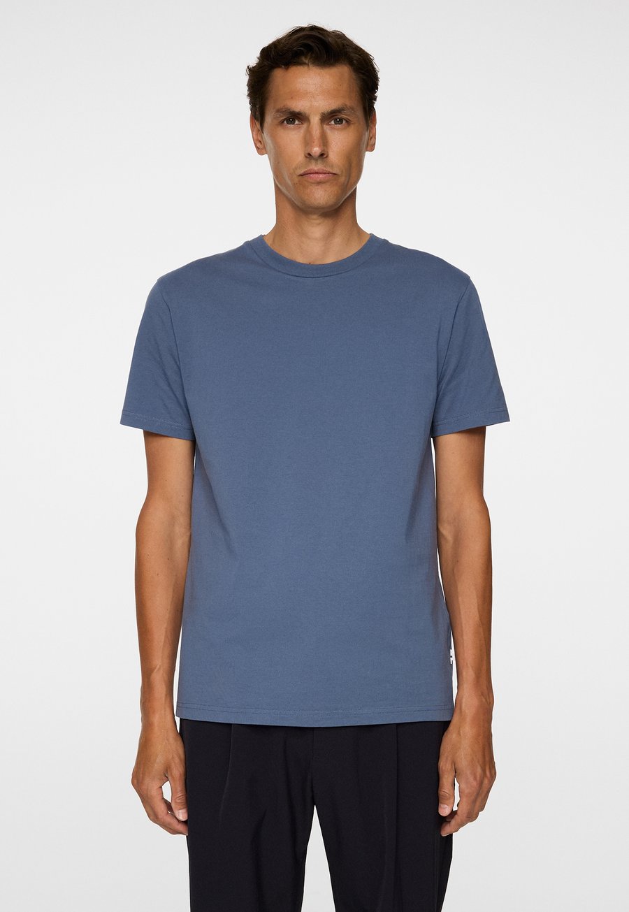 Футболка J.LINDEBERG SID, Vintage Indigo/Blue
Футболка J.LINDEBERG SID, Vintage Indigo/Blue