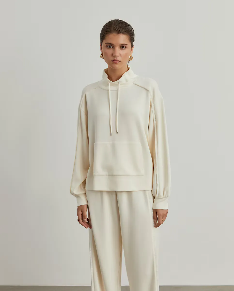 Женский худи с буффированными рукавами и капюшоном Lion of Porches, кремовый
Женский худи с буффированными рукавами и капюшоном Lion of Porches, кремовый