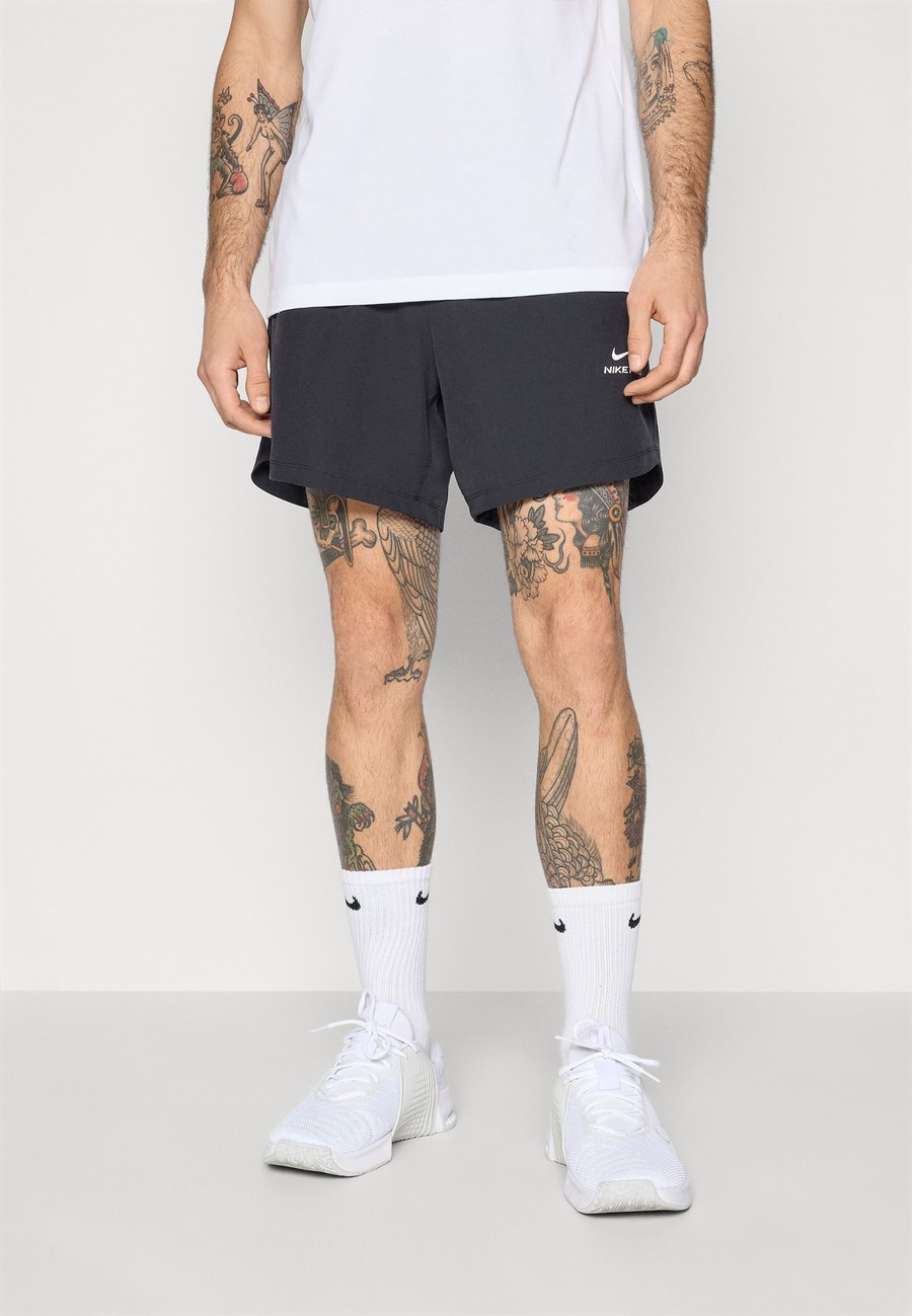Спортивные шорты Nike Performance SHORT, Black/White/Black
Спортивные шорты Nike Performance SHORT, Black/White/Black