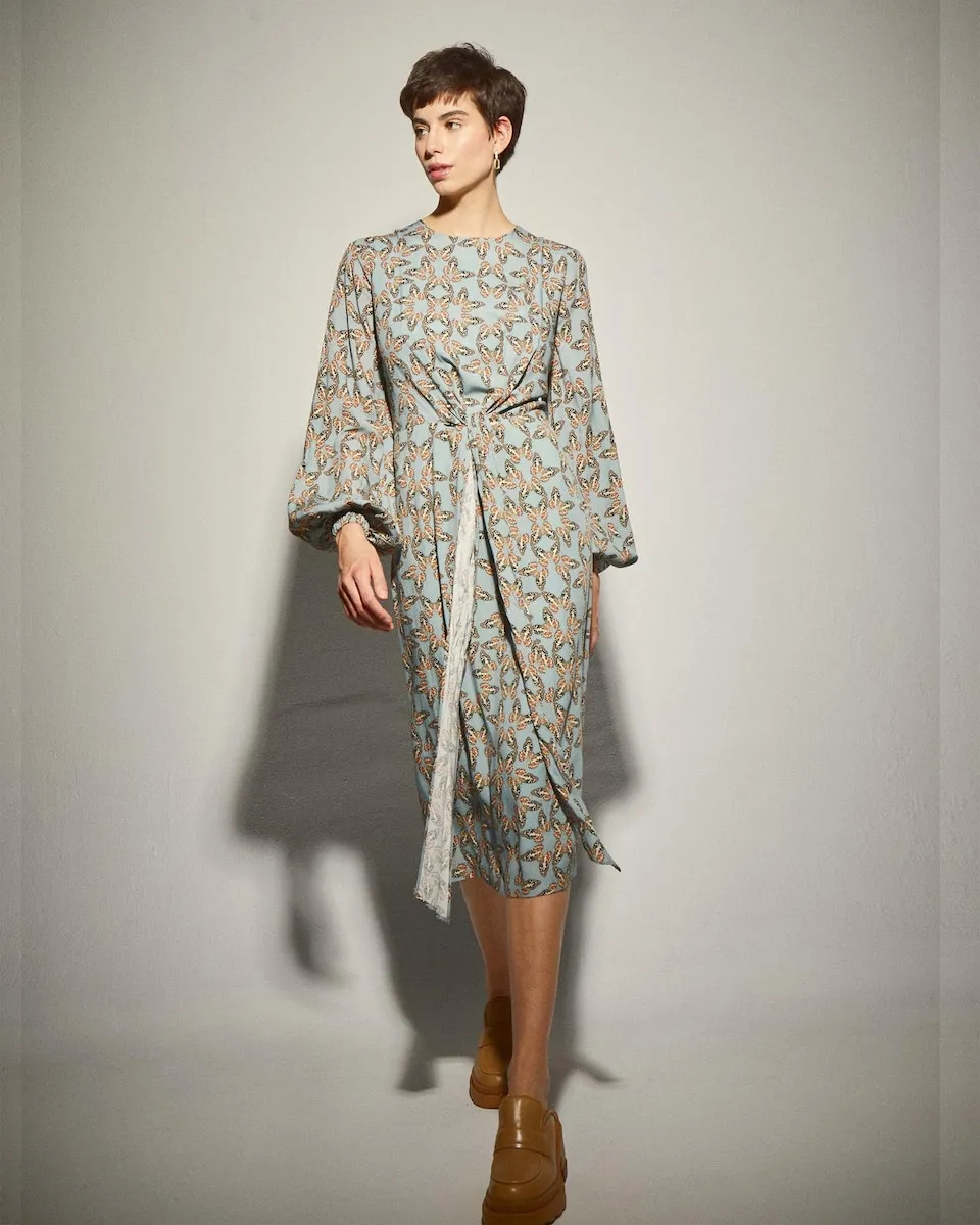 Миди-платье с бабочками Dolores Promesas, светло-голубой
Миди-платье с бабочками Dolores Promesas, светло-голубой