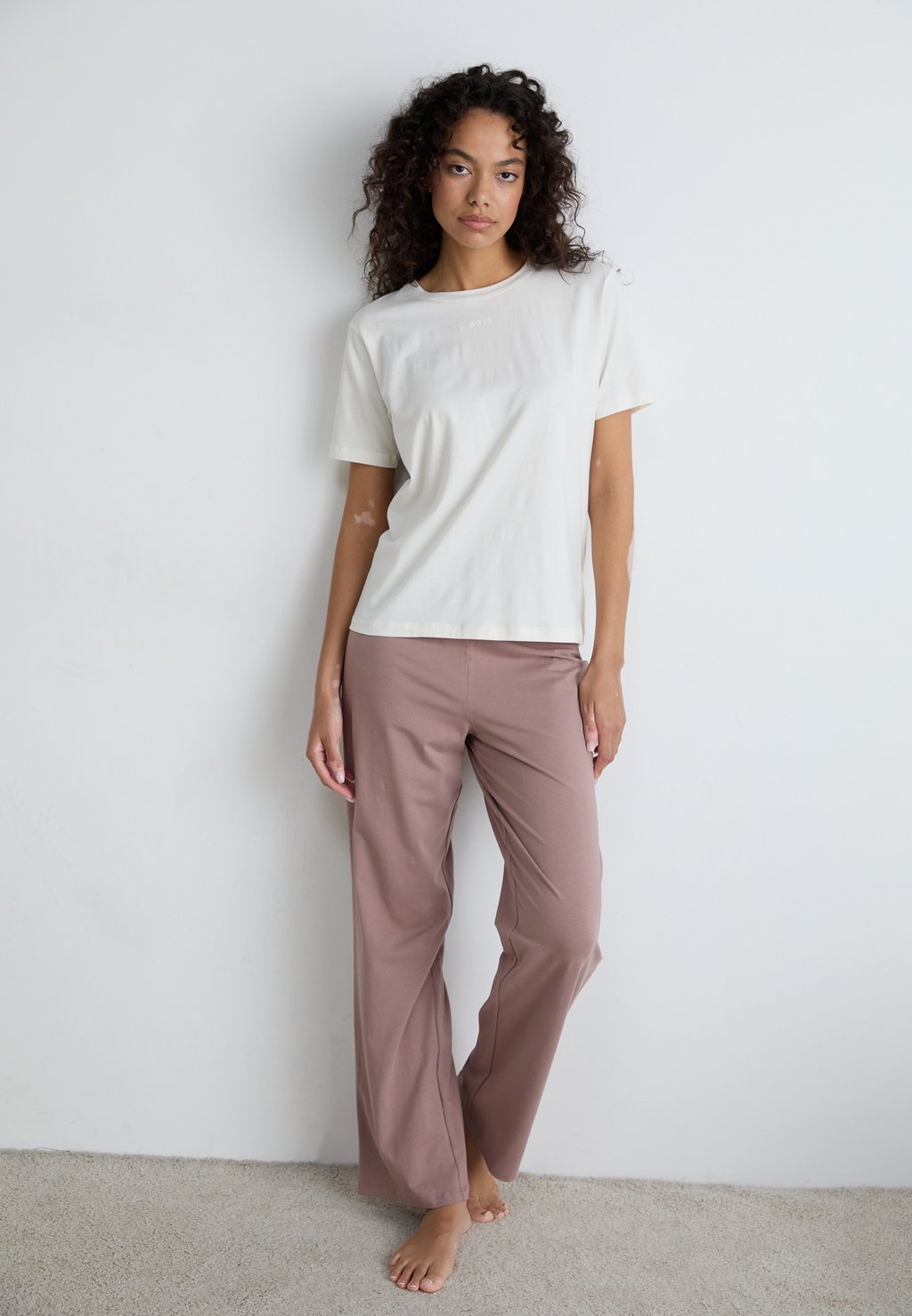 Пижамный комплект Pyjamas BOSS, светло-коричневый
Пижамный комплект Pyjamas BOSS, светло-коричневый