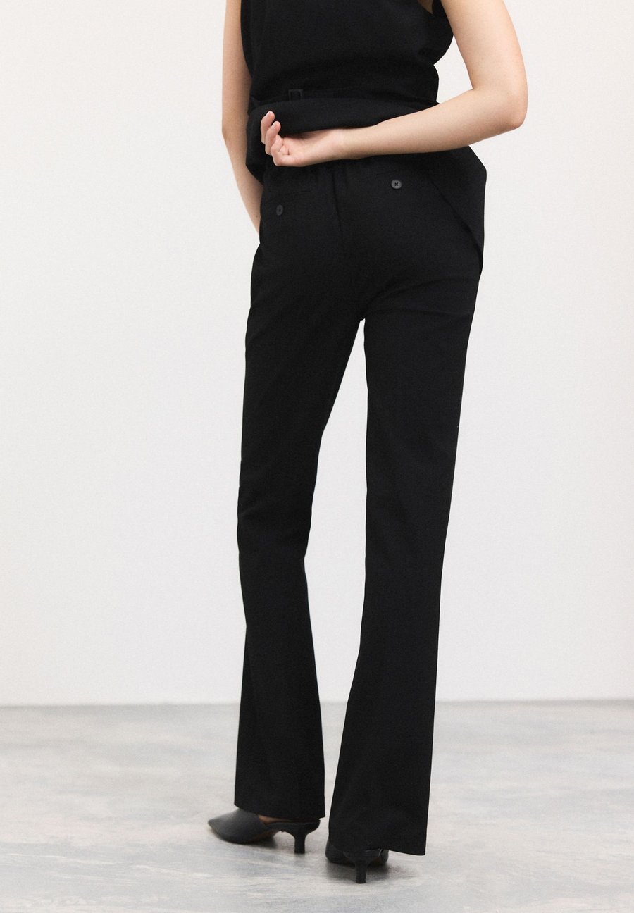 Брюки Next REGULAR FIT , Black
Брюки Next REGULAR FIT , Black