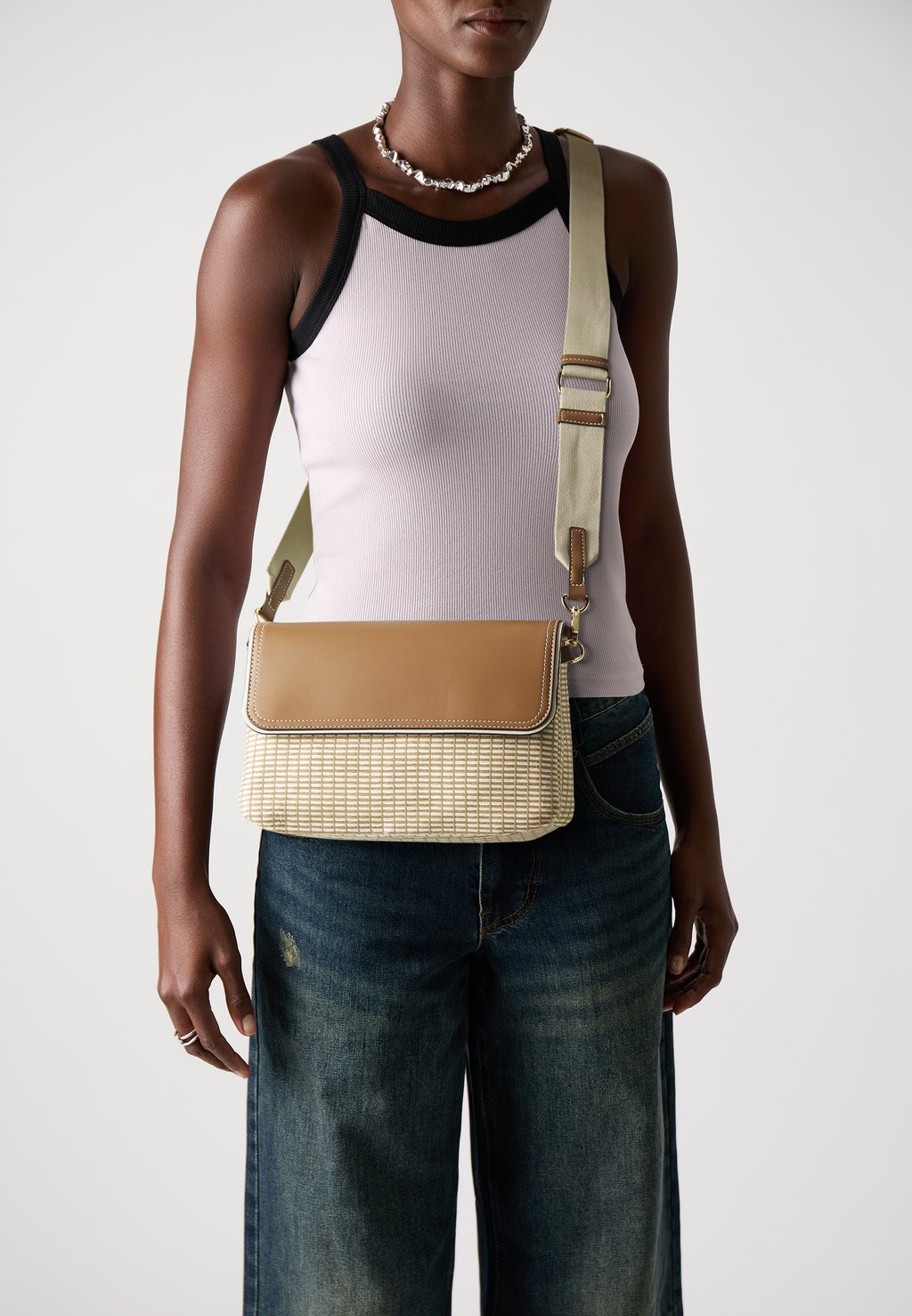 Сумка через плечо CROSSBODY BAG HARRISON PARFOIS, коричневый
Сумка через плечо CROSSBODY BAG HARRISON PARFOIS, коричневый