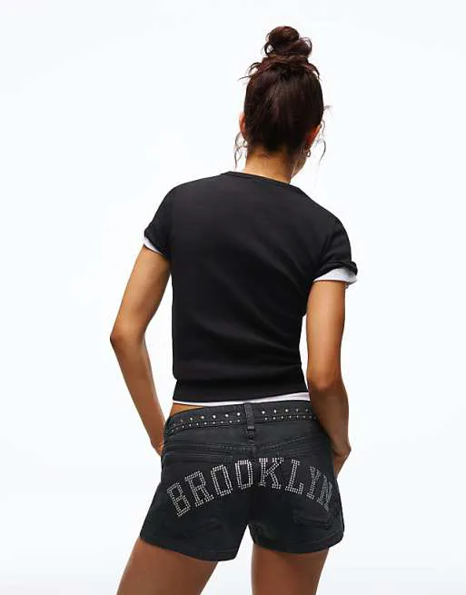 Черные твиловые шорты с заклепками Bershka
Черные твиловые шорты с заклепками Bershka