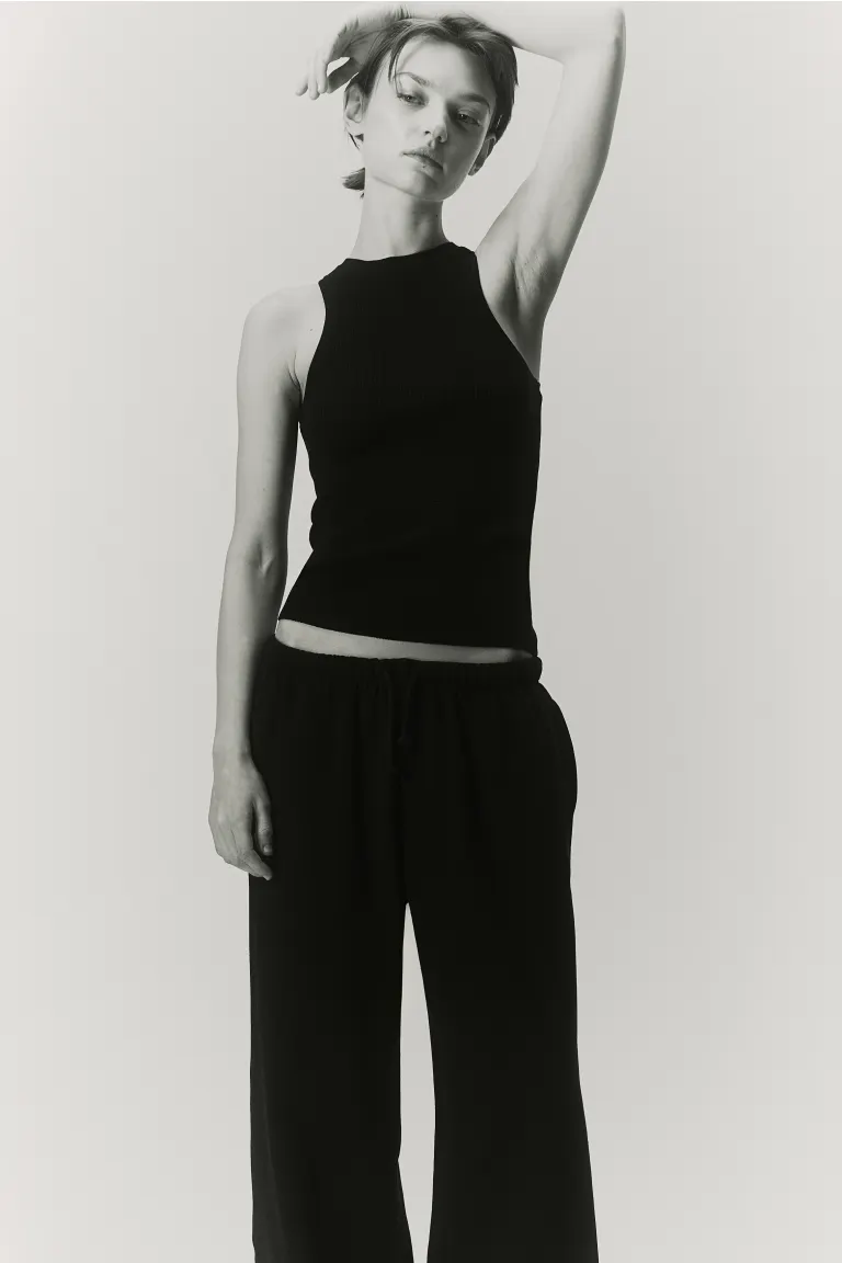 Брюки женские H&M широкие спортивные на резинке, черный
Брюки женские H&M широкие спортивные на резинке, черный