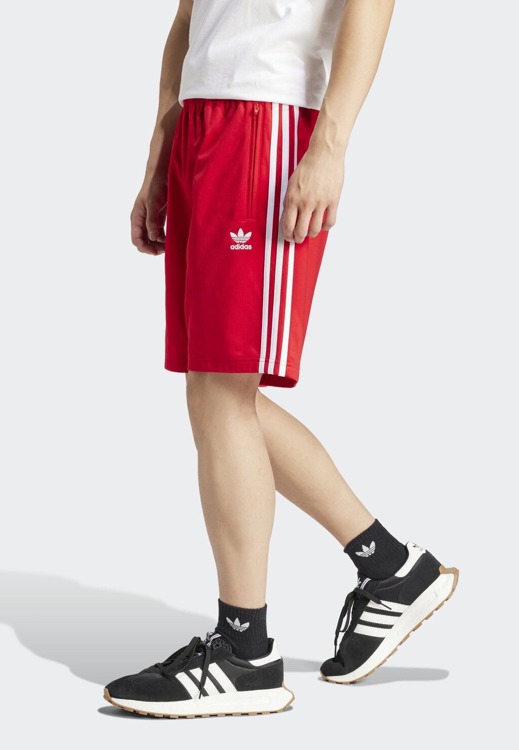 Шорты adidas Originals, лучше алые/белые
Шорты adidas Originals, лучше алые/белые